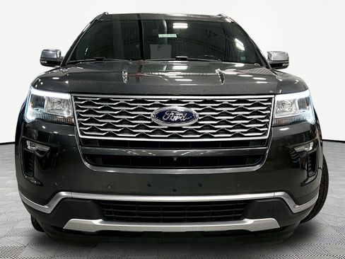Used 2019 Ford Explorer Platinum AWD/4WD image 2