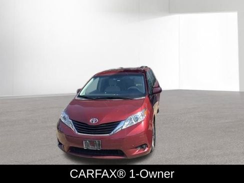 Used 2014 Toyota Sienna LE AWD/4WD image 1