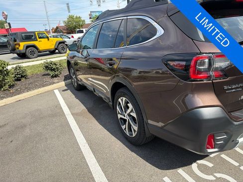 Used 2022 Subaru Outback Limited AWD/4WD image 3