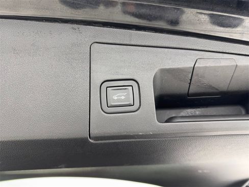 Used 2021 Cadillac XT5 Premium Luxury image 80