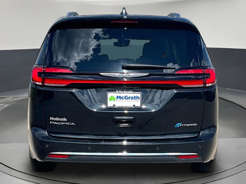 Used 2021 Chrysler Pacifica Touring-L w/ Uconnect Theater Family Group FWD image 6