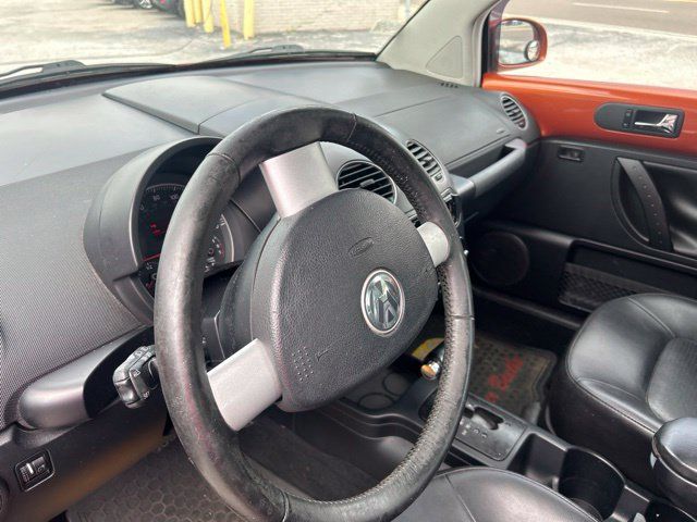 Used 2010 Volkswagen Beetle Coupe FWD image 9
