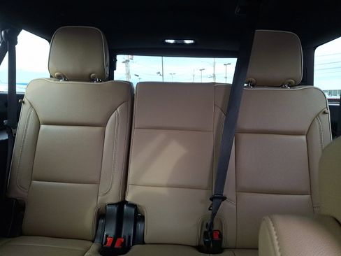 Certified 2023 Chevrolet Suburban Premier w/ Advanced Technology Package image 11