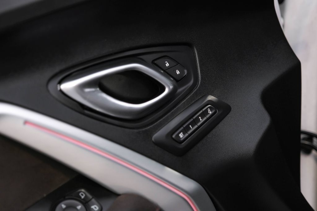 Used 2018 Chevrolet Camaro ZL1 RWD image 25