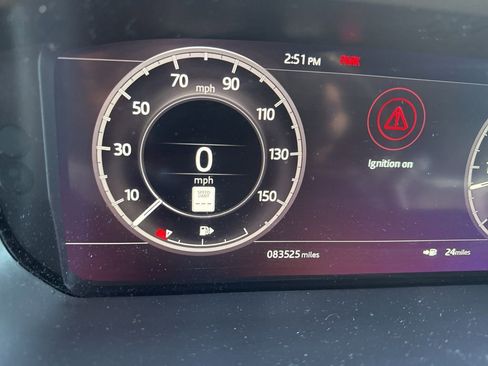 Used 2018 Land Rover Discovery HSE image 11