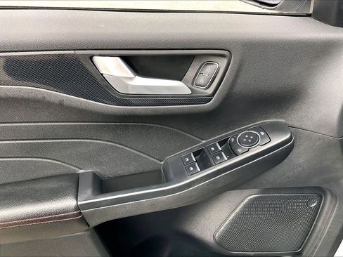 Used 2025 Ford Escape ST-Line Select AWD/4WD image 36