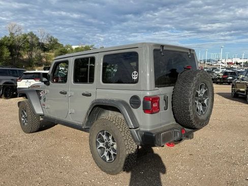 Used 2022 Jeep Wrangler Unlimited Rubicon w/ LED Lighting Group AWD/4WD image 3
