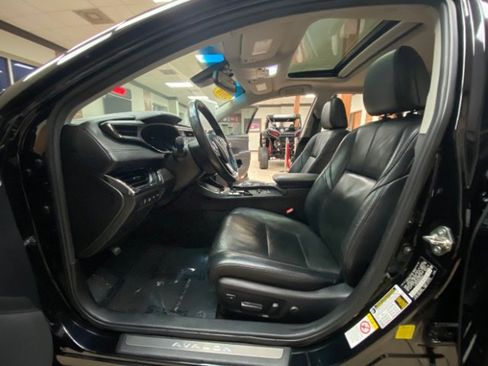 Used 2016 Toyota Avalon Limited image 16