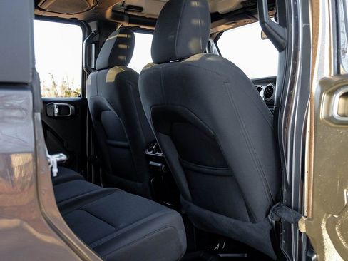 Used 2020 Jeep Gladiator Sport w/ Quick Order Package 24S image 39