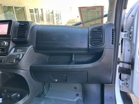 Used 2025 RAM ProMaster 2500 w/ Convenience Group FWD image 22