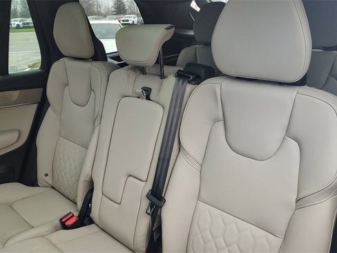 New 2026 Volvo XC90 B6 Plus image 28