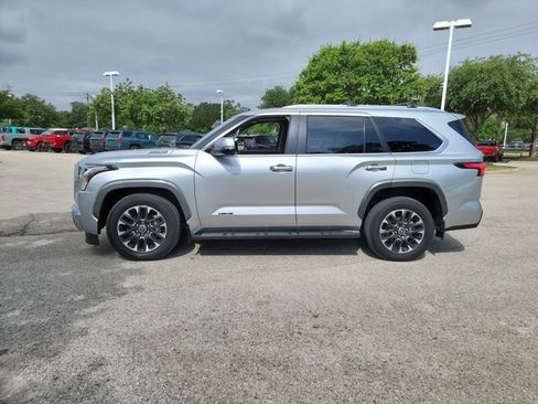 Used 2024 Toyota Sequoia Limited w/ Tow Technology Package AWD/4WD image 8