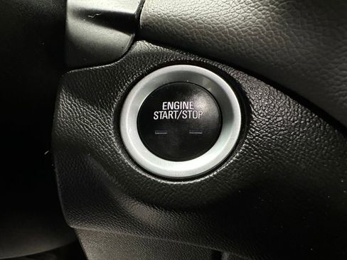 Used 2022 Chevrolet Equinox LS image 16