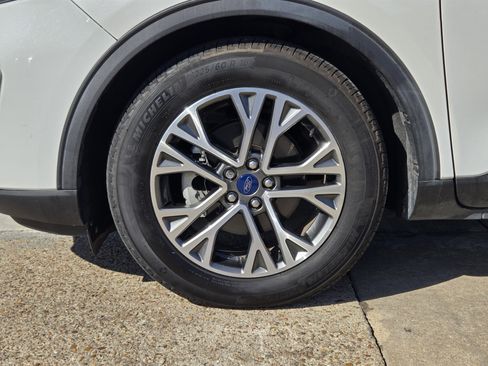 Certified 2020 Ford Escape SEL image 7