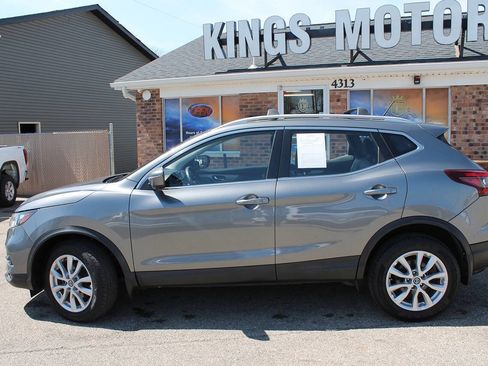 Used 2020 Nissan Rogue Sport SV w/ Technology Package AWD/4WD image 2