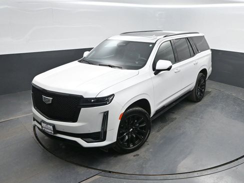 Used 2023 Cadillac Escalade Sport Platinum w/ LPO, ONYX Package image 43