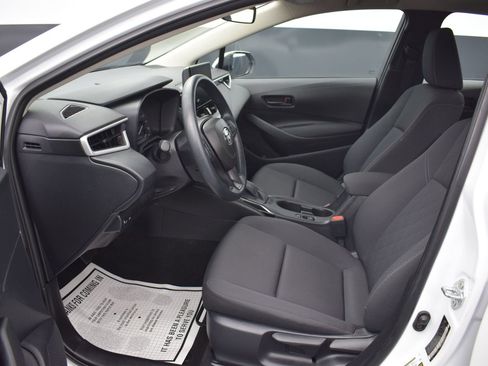 Used 2025 Toyota Corolla LE FWD image 13