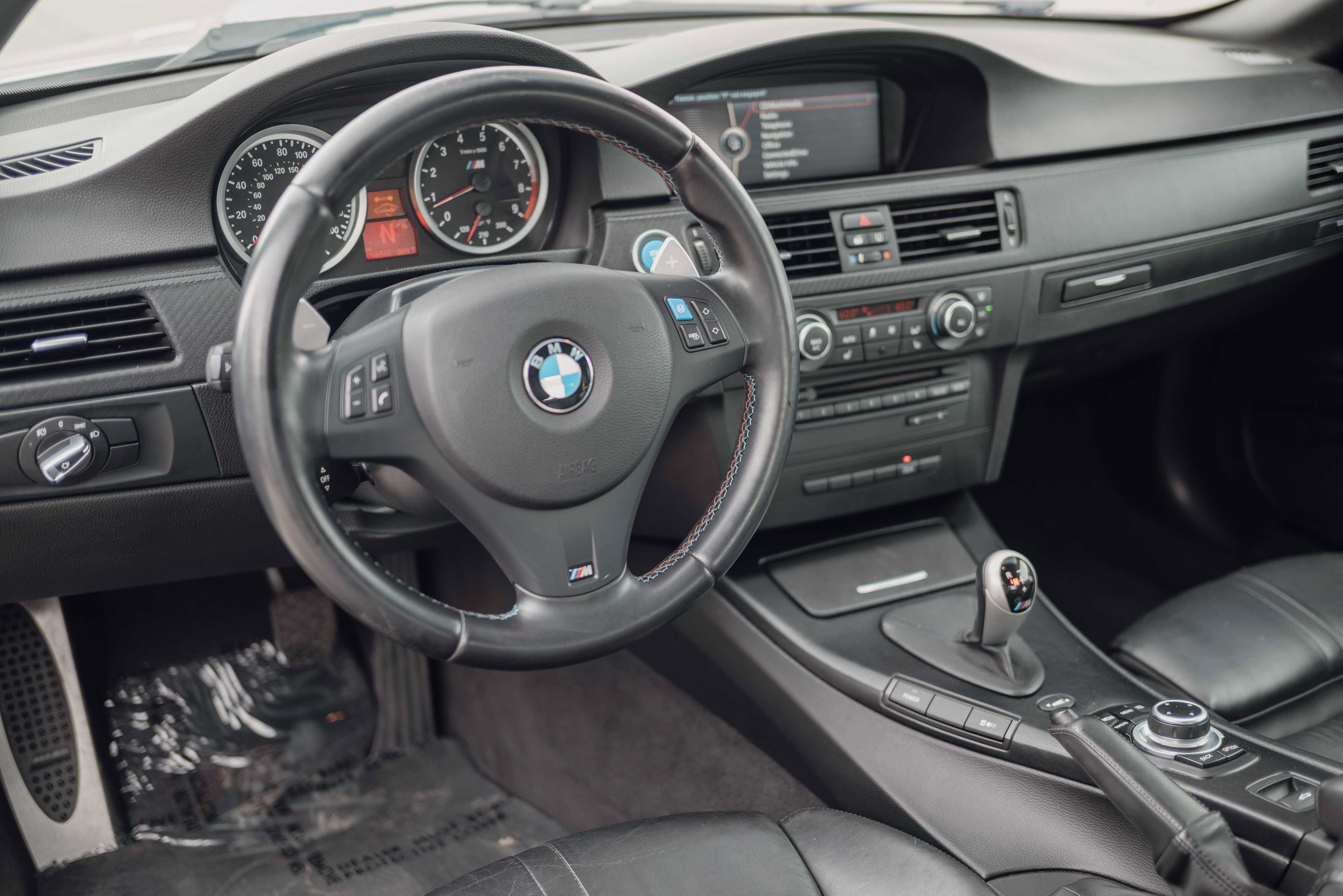 Used 2013 BMW M3 Convertible w/ Premium Pkg RWD image 9