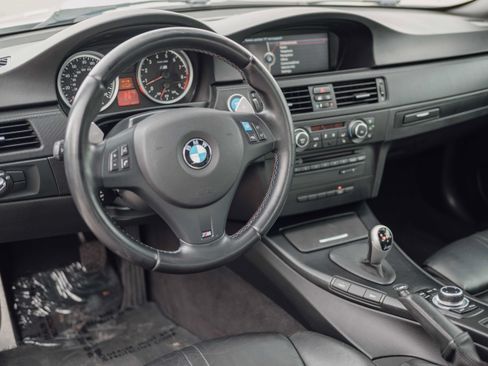 Used 2013 BMW M3 Convertible w/ Premium Pkg RWD image 9