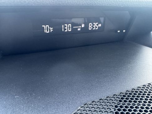 Used 2022 Subaru Ascent Premium w/ Convenience Package image 24