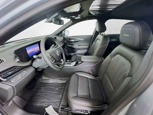 New 2025 Buick Envista Avenir image 16
