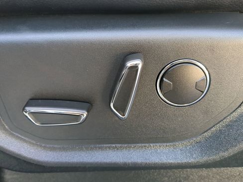 Certified 2019 Ford F250 Lariat w/ Lariat Value Package image 28