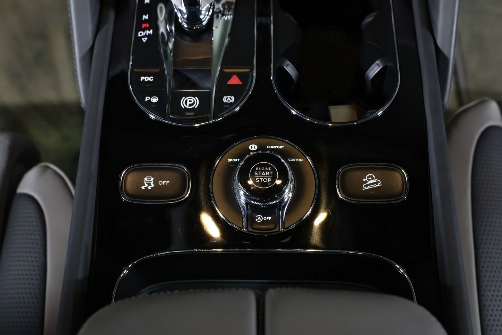Used 2022 Bentley Bentayga AWD/4WD image 26