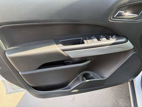 Used 2020 Chevrolet Colorado LT w/ Safety Package image 17