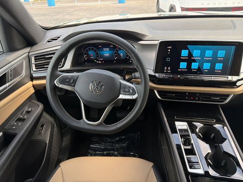 New 2026 Volkswagen Atlas Cross Sport SE AWD/4WD image 15