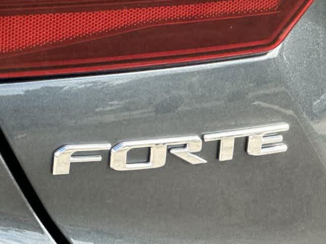 Used 2021 Kia Forte LXS FWD image 25