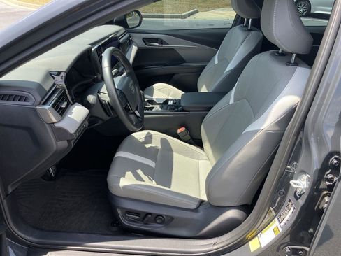 Used 2025 Toyota Camry SE w/ Multimedia Upgrade Package FWD image 12