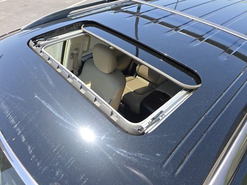 Used 2019 Nissan Armada SL w/ Premium Package image 5