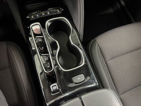 Used 2023 Buick Envision Preferred AWD/4WD image 18