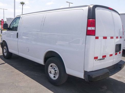 Used 2021 Chevrolet Express 2500 RWD image 7