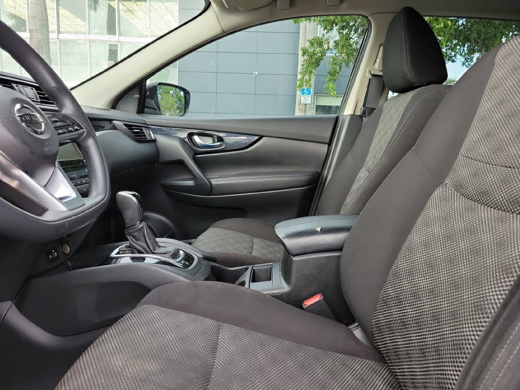 Certified 2020 Nissan Rogue Sport SV FWD image 26