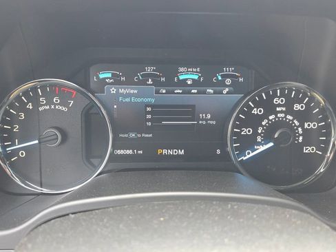 Used 2018 Ford F150 Lariat w/ Equipment Group 502A Luxury AWD/4WD image 17