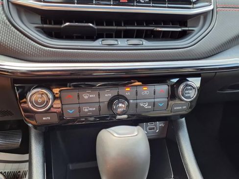 Used 2024 Jeep Compass Trailhawk image 21