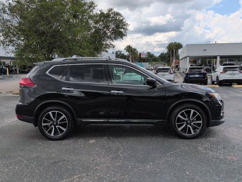 Certified 2017 Nissan Rogue SL w/ SL Premium Package FWD image 3