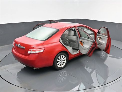 Used 2010 Toyota Camry XLE image 29