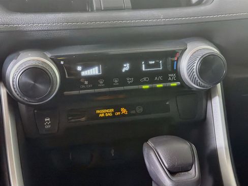 Used 2021 Toyota RAV4 LE FWD image 22