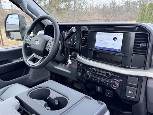 New 2025 Ford F550 4x4 Regular Cab Super Duty w/ XL Chrome Package image 14