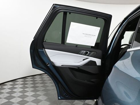 Used 2026 BMW X5 xDrive40i w/ Climate Comfort Package image 33