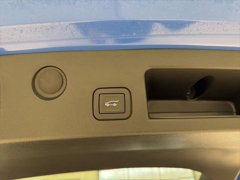 Used 2025 Chevrolet Equinox RS w/ Safety and Technology Package image 10