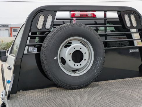 New 2024 GMC Sierra 3500 Pro w/ Convenience Package image 29