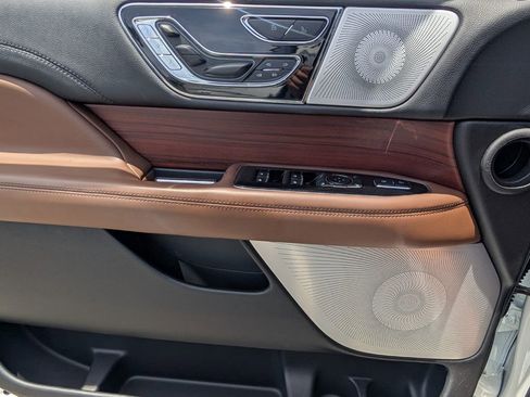 Used 2023 Lincoln Navigator Reserve AWD/4WD image 35