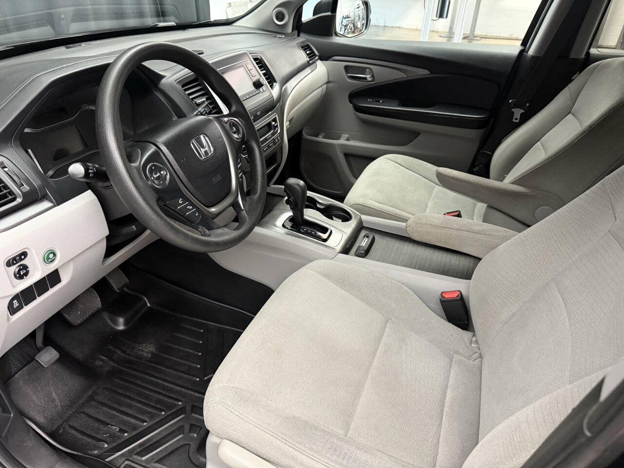 Used 2017 Honda Pilot LX image 16