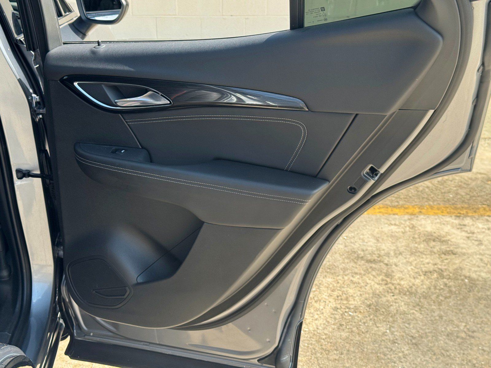 Used 2022 Buick Envision Essence w/ Sport Touring Package FWD image 44