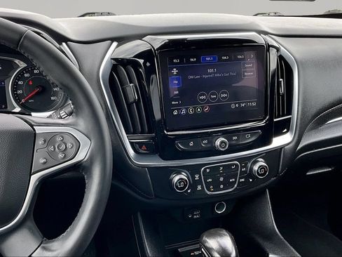 Used 2022 Chevrolet Traverse RS FWD image 6
