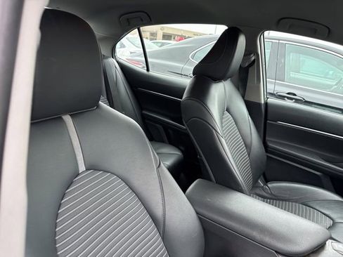 Used 2022 Toyota Camry SE image 31