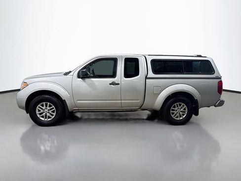 Used 2016 Nissan Frontier SV w/ SV Value Truck Package AWD/4WD image 5